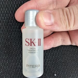 Facial Treatment Essence